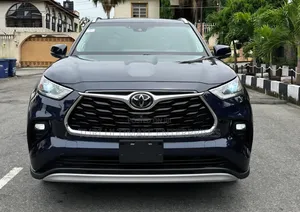 Toyota Highlander 2021 Blue