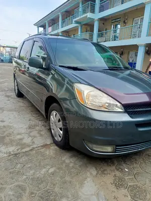 Toyota Sienna 2004 Green