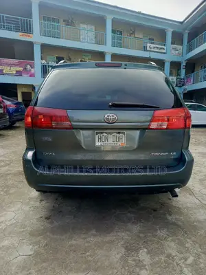 Toyota Sienna 2004 Green