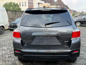 Toyota Highlander Limited 3.5l 4WD 2013 Gray