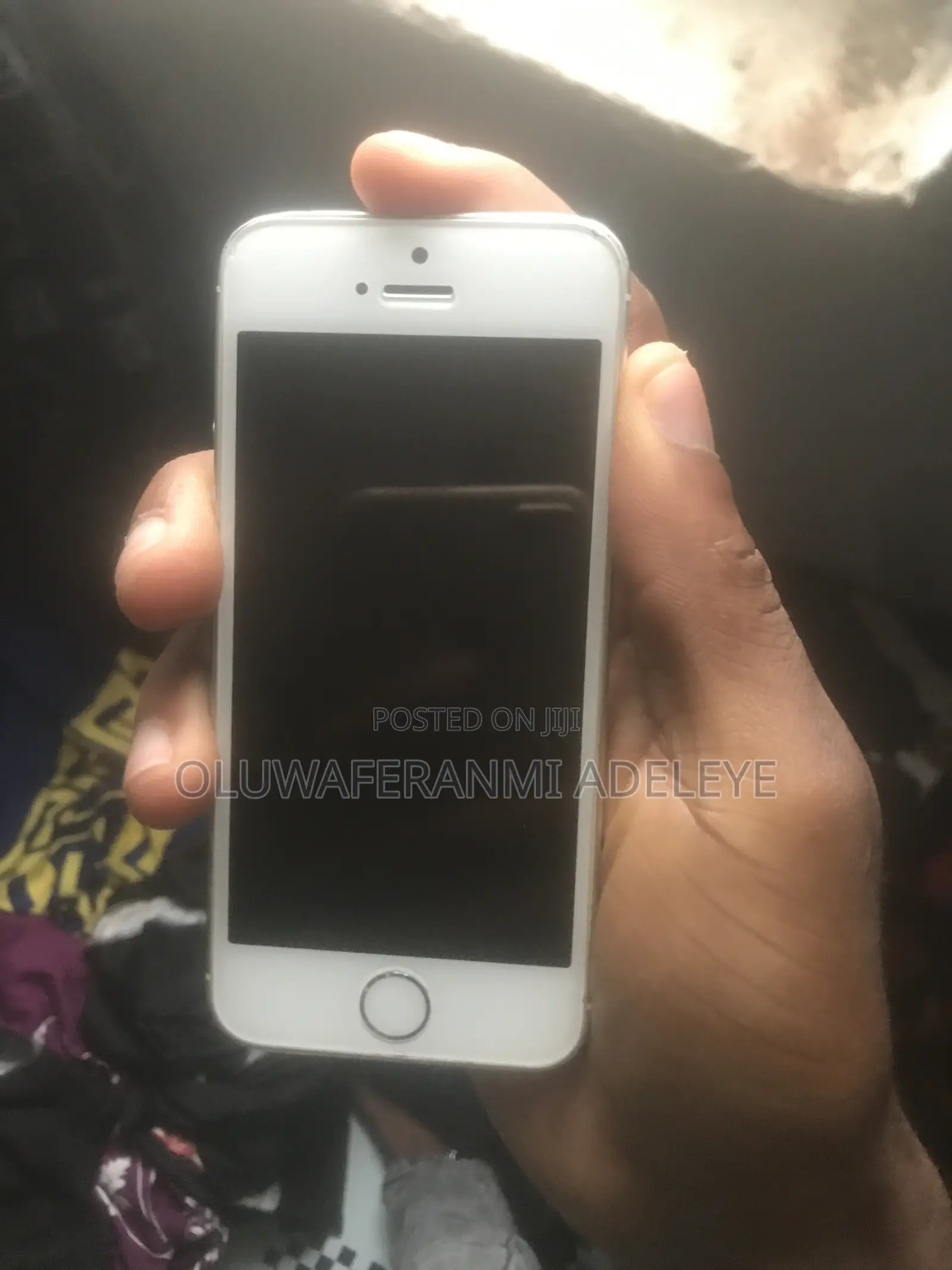 Apple iPhone SE 64 GB Silver