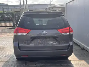 Toyota Sienna 2012 Gray