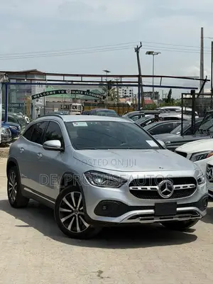 Mercedes-Benz GLA-Class 2022 Silver
