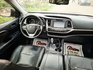 Toyota Highlander XLE 4dr SUV (3.5L 6cyl 6A) 2015 Burgundy