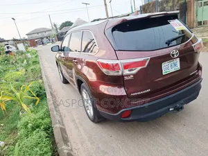 Toyota Highlander XLE 4dr SUV (3.5L 6cyl 6A) 2015 Burgundy