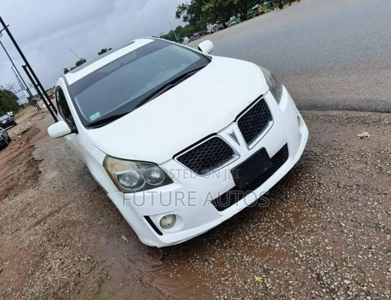 Pontiac Vibe 2010 White