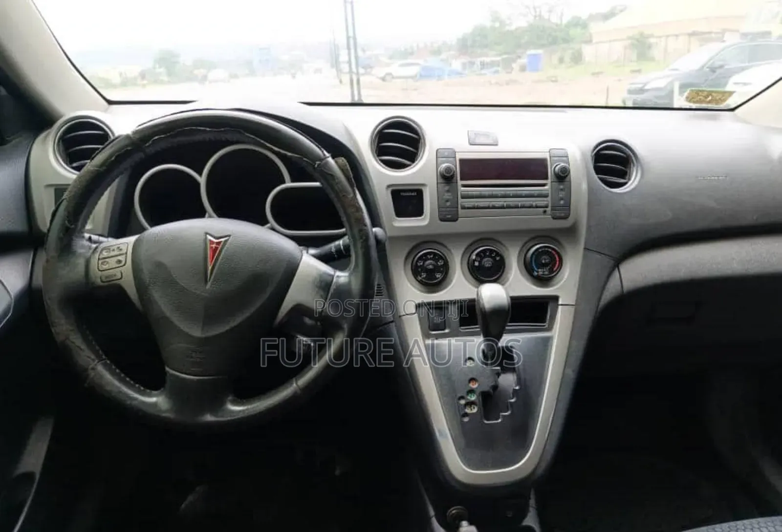 Pontiac Vibe 2010 White