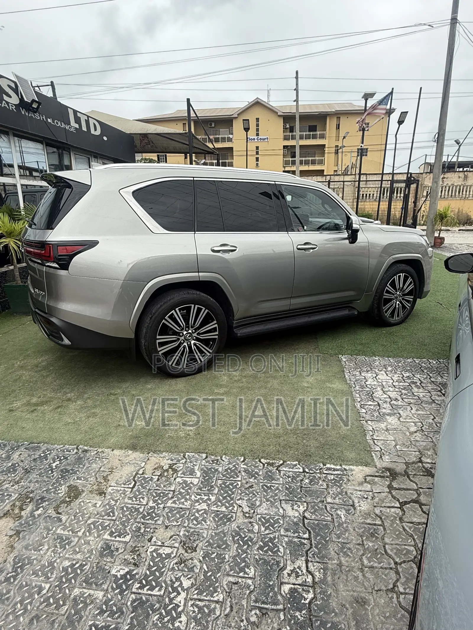 Lexus LX 2023 Silver