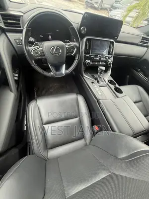 Lexus LX 2023 Silver