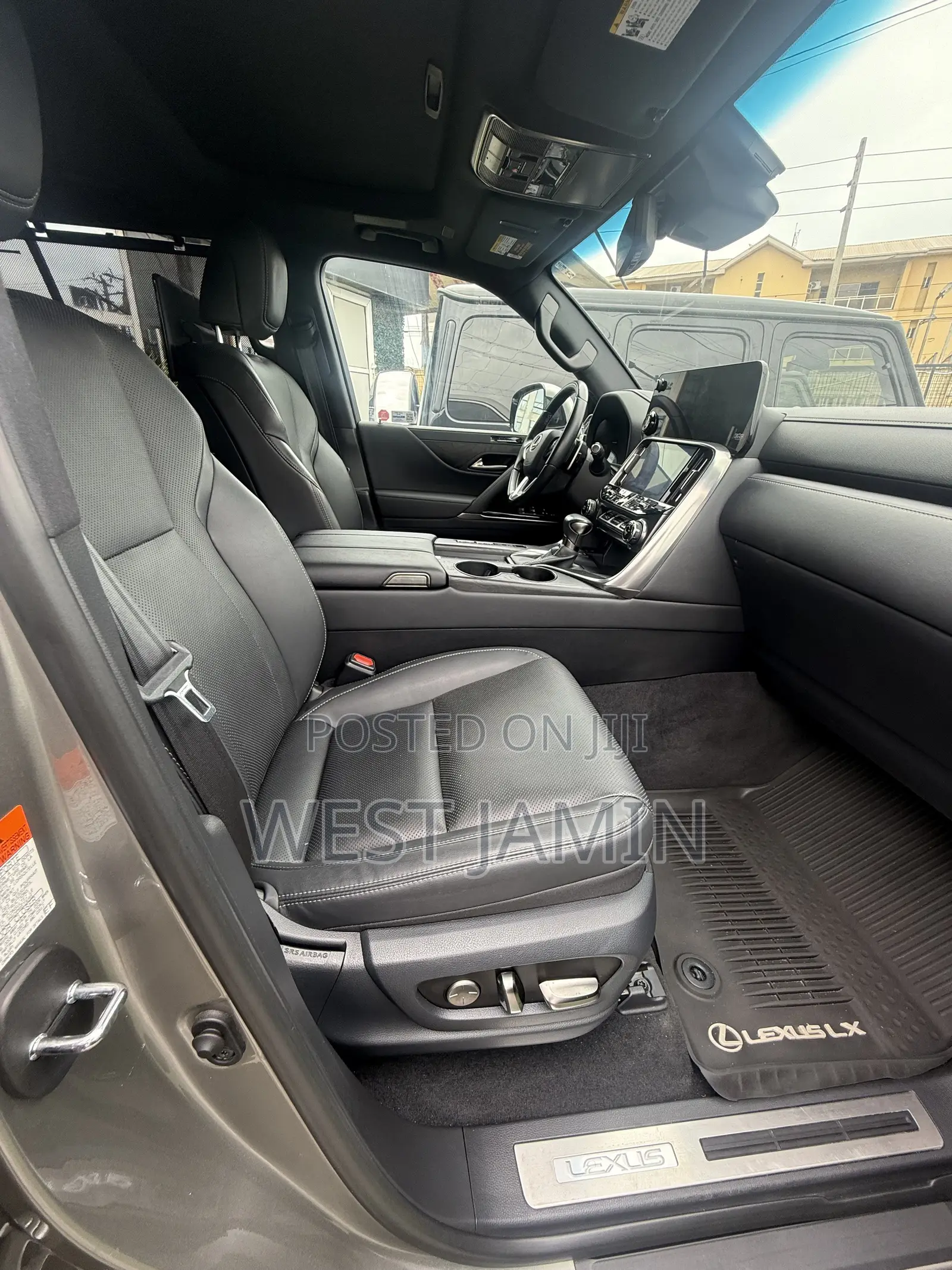Lexus LX 2023 Silver