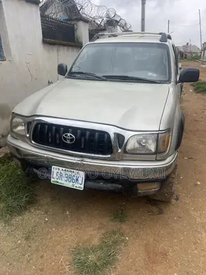 Toyota Tacoma Base 4x2 Regular Cab 103.3 in. WB 2003 Silver