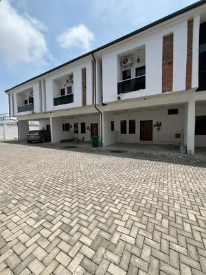 4bdrm Duplex in Harris Drive Vgc for rent