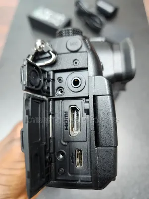 Mint Panasonic Lumix Camera Gh5 +Powerextra Dummy Battery