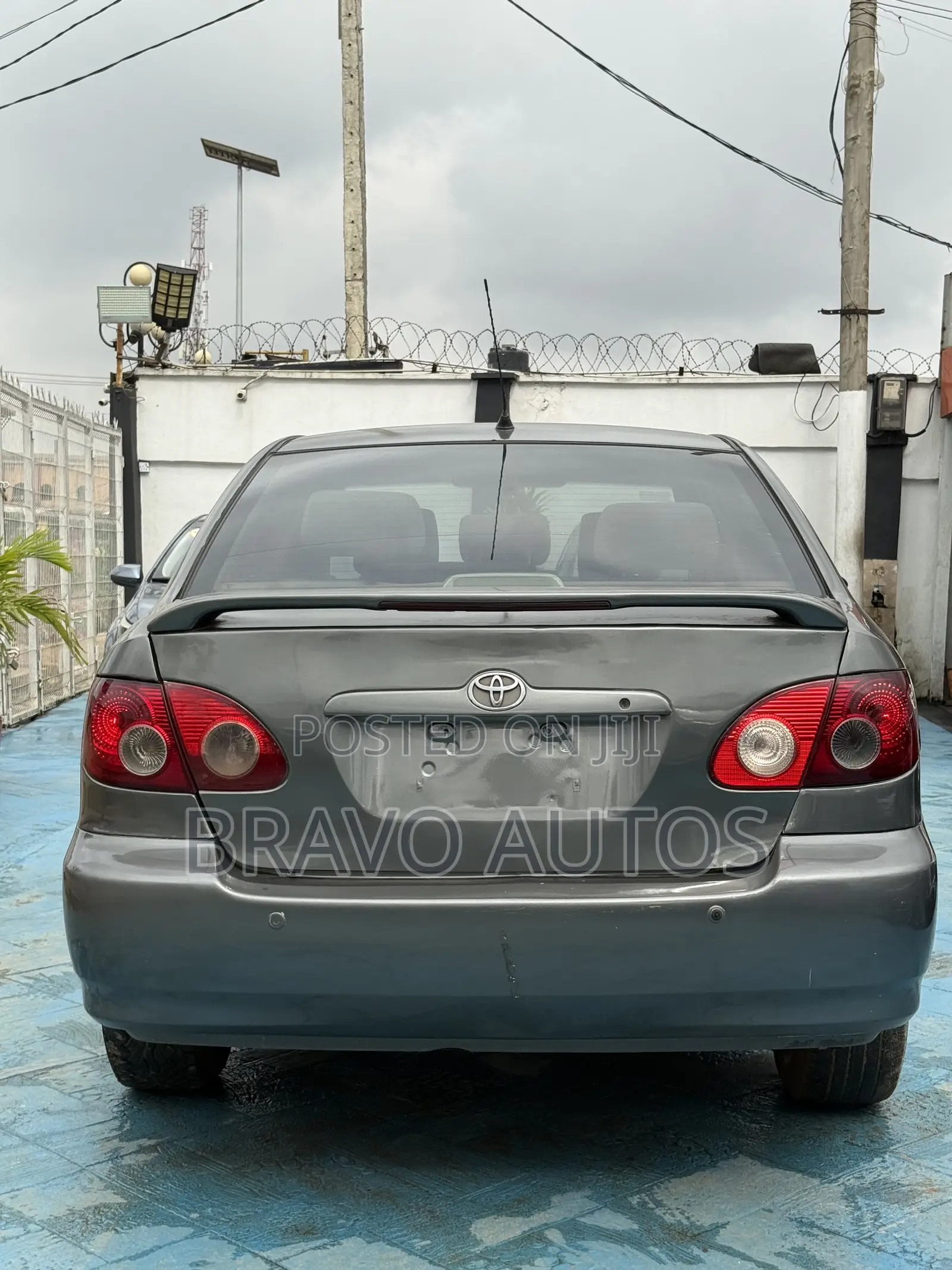 Toyota Corolla LE 2005 Gray