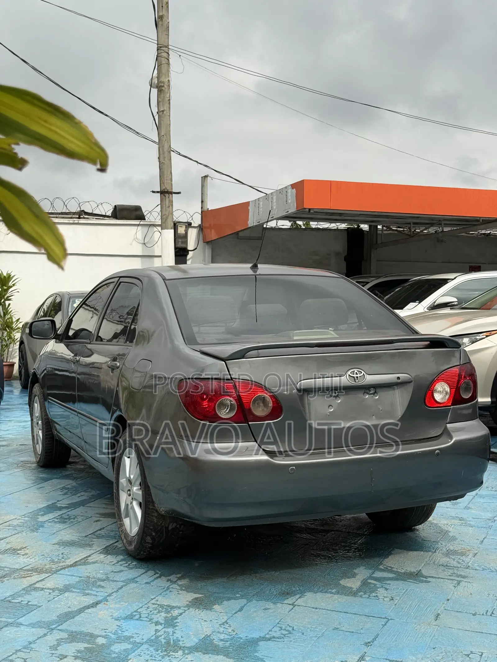 Toyota Corolla LE 2005 Gray