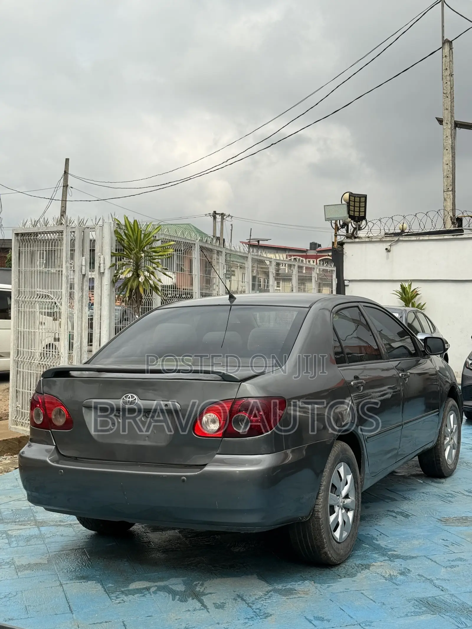 Toyota Corolla LE 2005 Gray