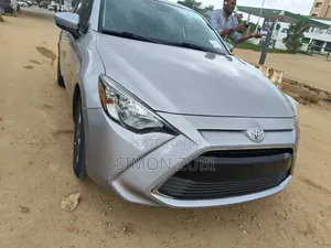 Toyota Yaris 2019 Silver