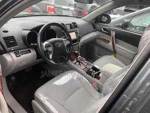 Toyota Highlander 2013 Gray