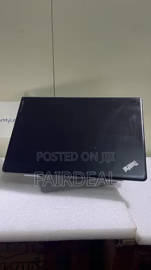 Laptop Lenovo ThinkPad E570 8GB Intel Core i3 SSD 256GB