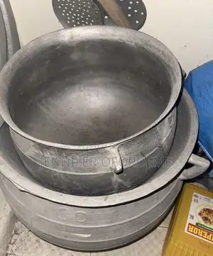 Saki Iron Pot 3 Big Ones With Cover 2 Frying Spoon
