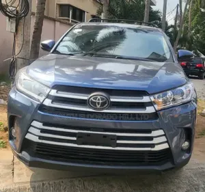 Toyota Highlander LE 4x2 (2.7L 4cyl 6A) 2017 Gray