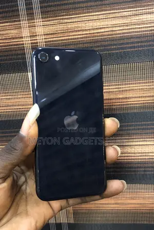 Apple iPhone SE (2022) 64 GB Blue