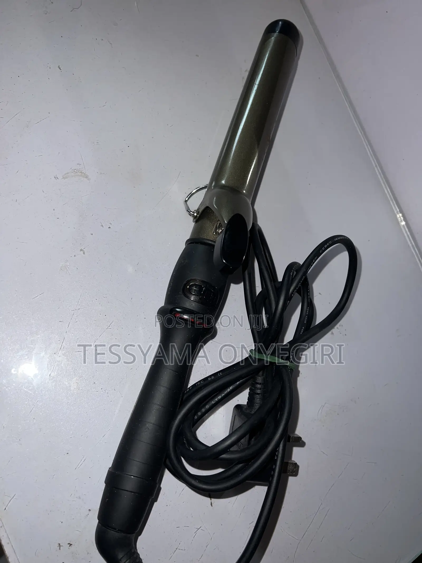 Hair Curler. Curling Iron