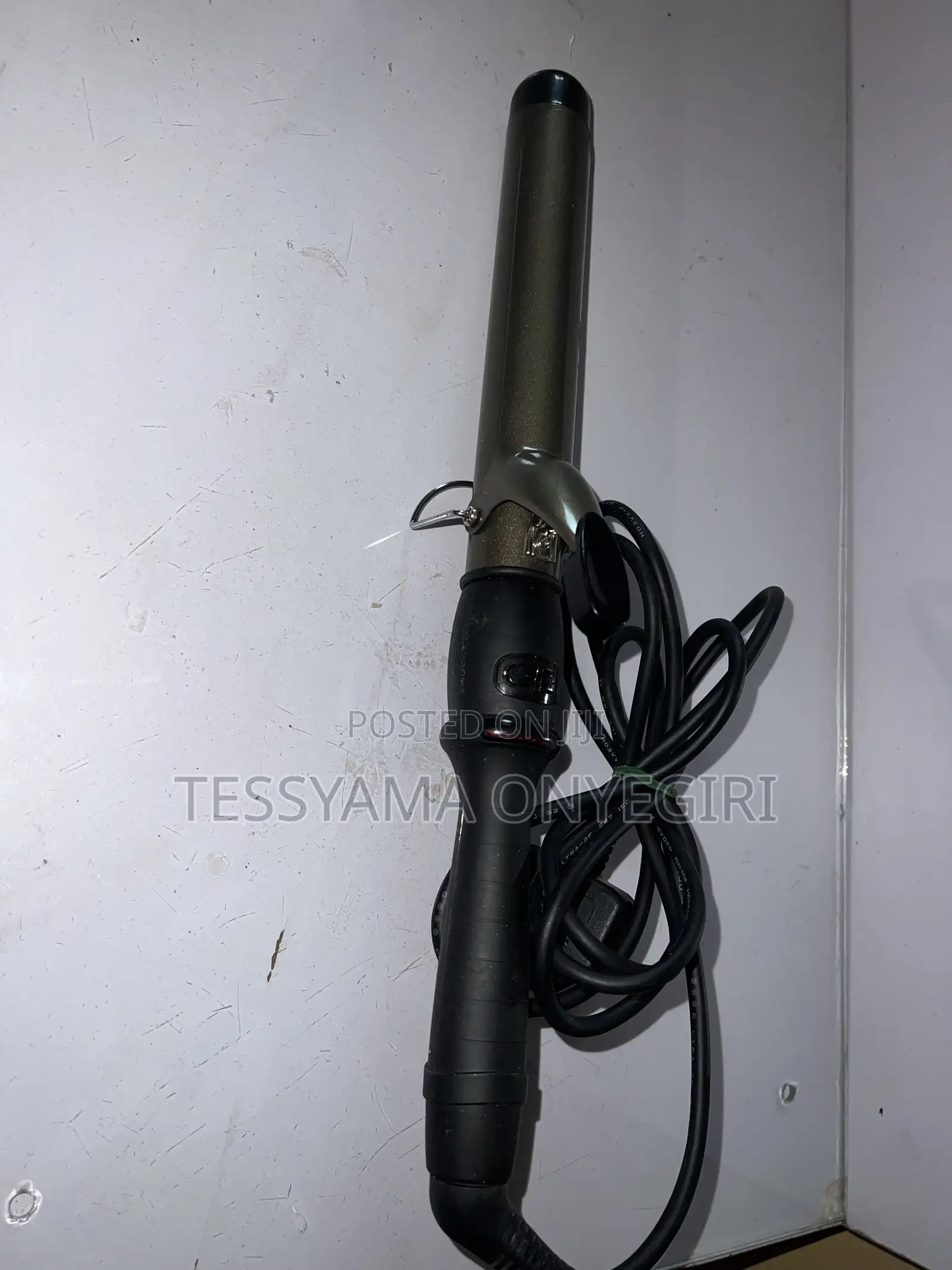 Hair Curler. Curling Iron