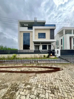 5bdrm Duplex in Lekki Expressway for sale