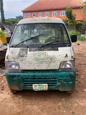 Suzuki Every 2000 White