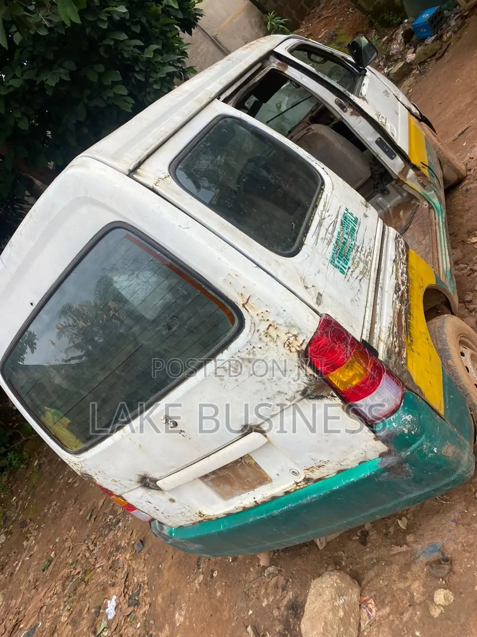 Suzuki Every 2000 White