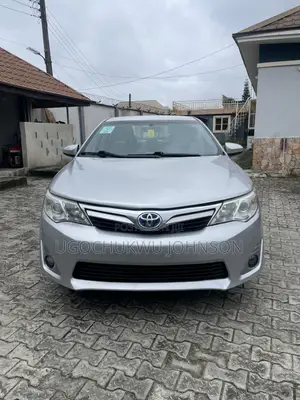 Toyota Camry LE 4dr Sedan (2.5L 4cyl 6A) 2013 Silver