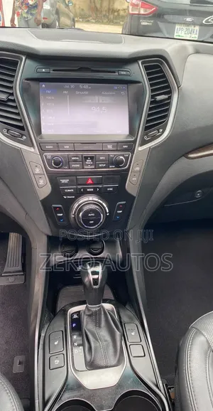 Hyundai Santa Fe 2017 Silver