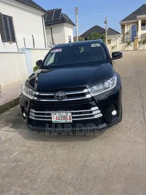 Toyota Highlander SE 4x4 V6 (3.5L 6cyl 8A) 2017 Black