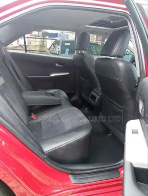 Toyota Camry SE 4dr Sedan (2.5L 4cyl 6A) 2012 Red