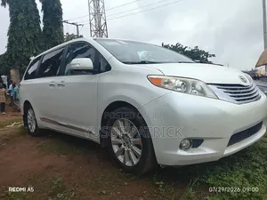 Toyota Sienna 2014 White