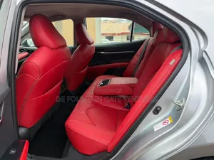 Toyota Camry 2018 Silver