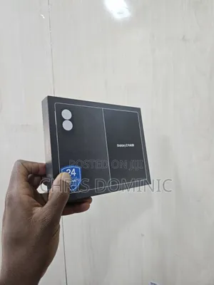 New Samsung Z 16 GB Black