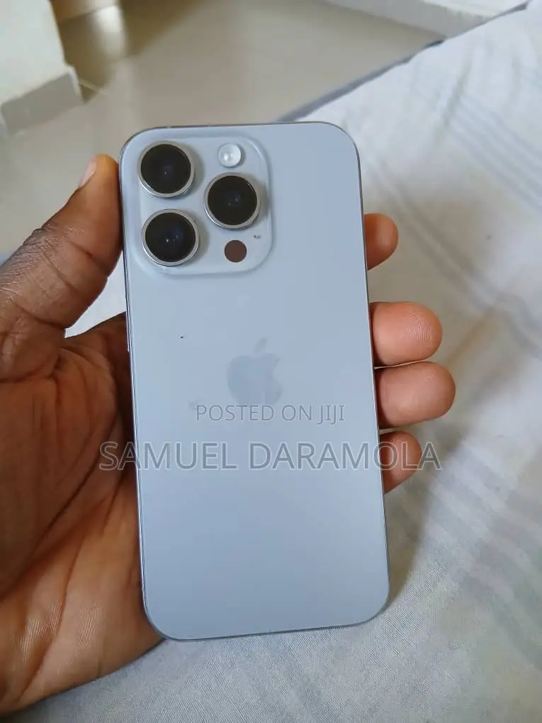Apple iPhone 15 Pro 128 GB Silver