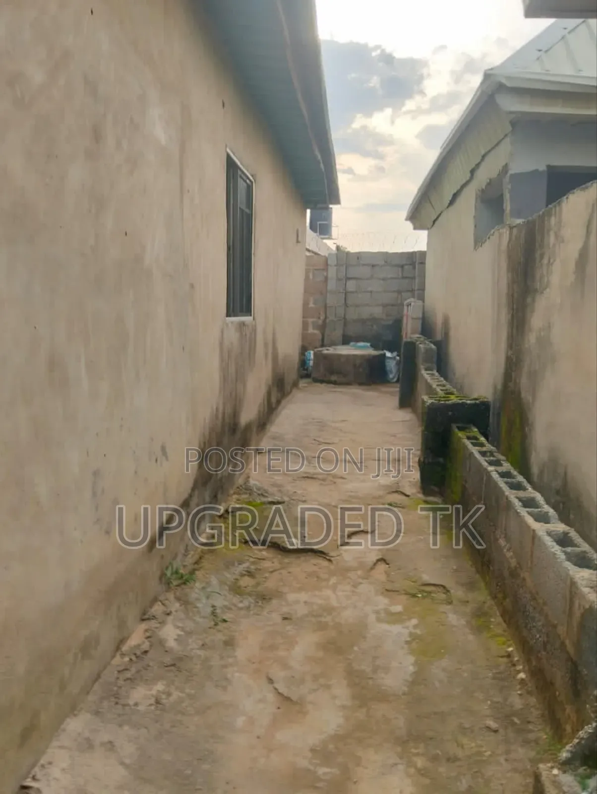 ! Two Bedroom Sitting on a 50 by 100 Land
