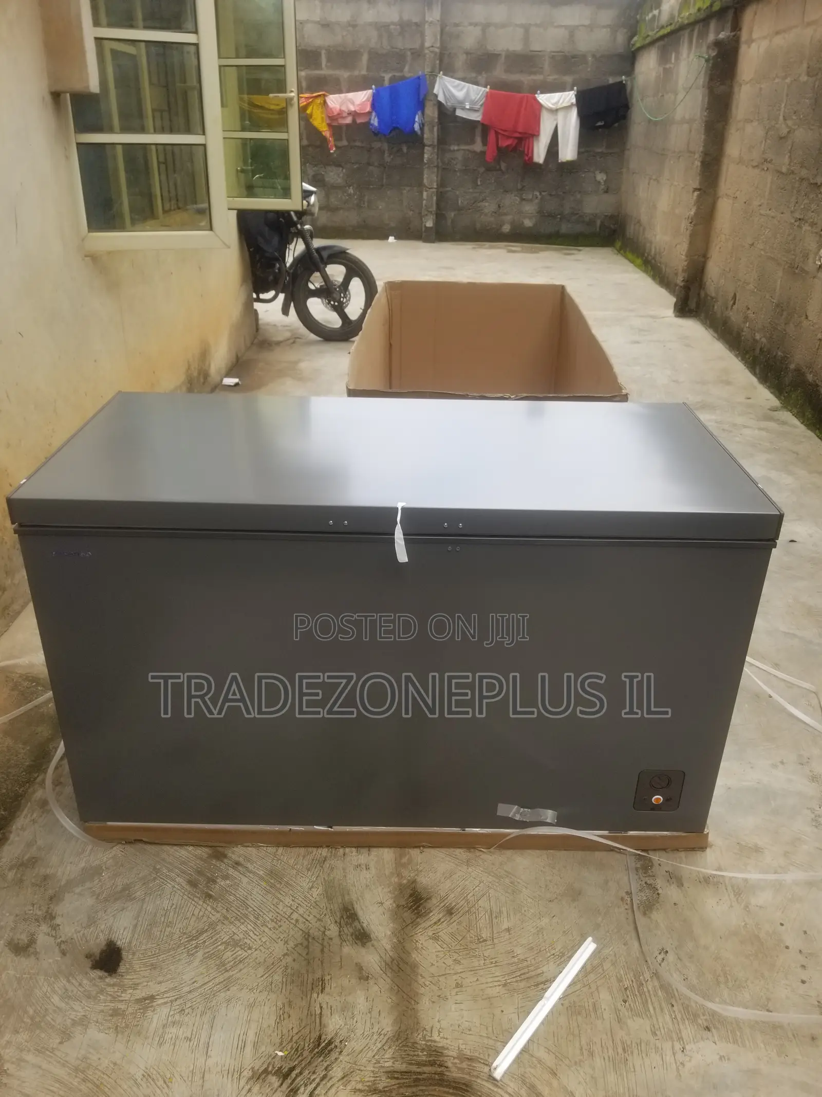 Efficient Food Storage Freezer 420L