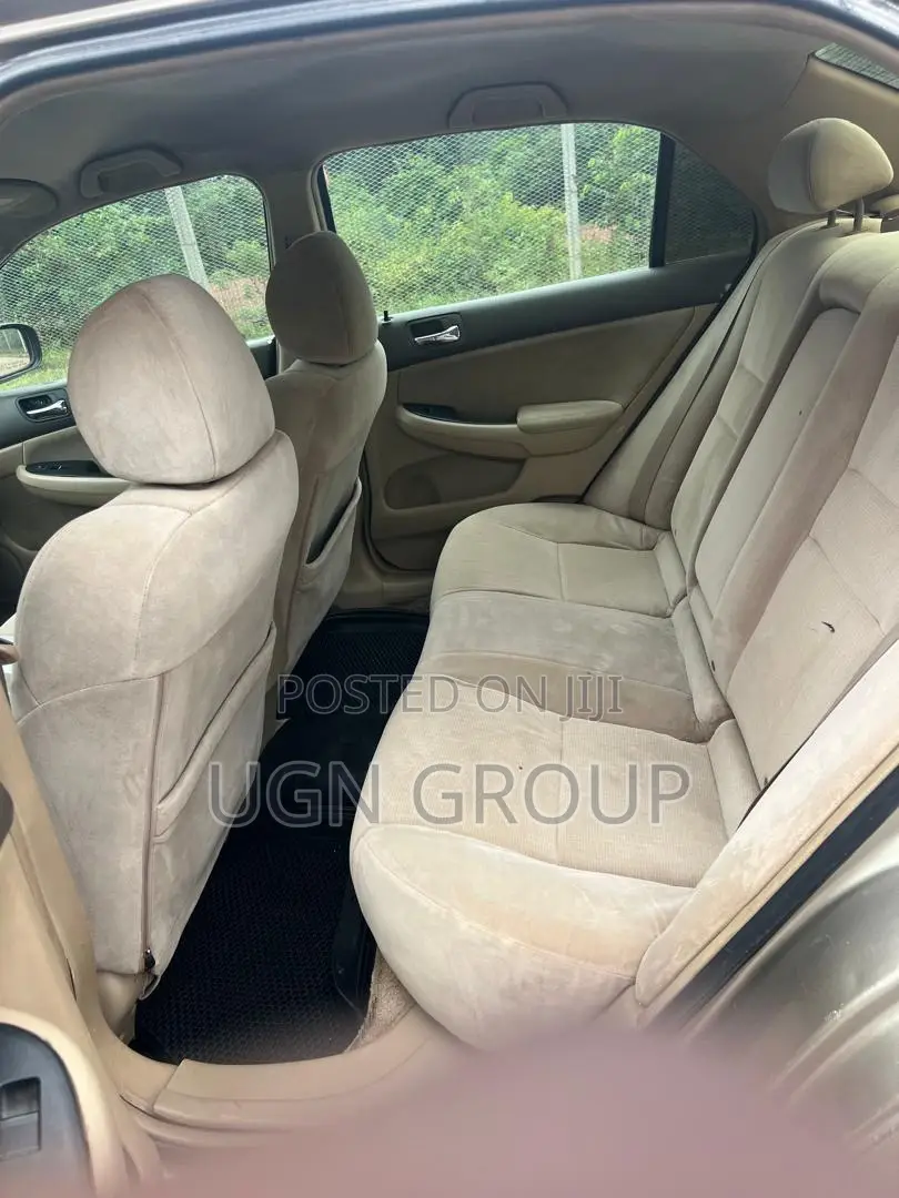 Honda Accord 2005 Gold