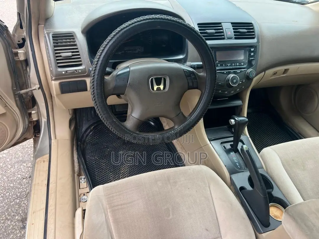Honda Accord 2005 Gold