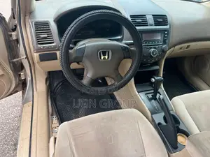 Honda Accord 2005 Gold