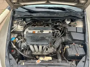 Honda Accord 2005 Gold