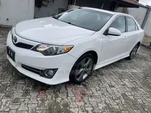 Toyota Camry SE Limited Edition 4dr Sedan (2.5L 4cyl 6A) 2012 White