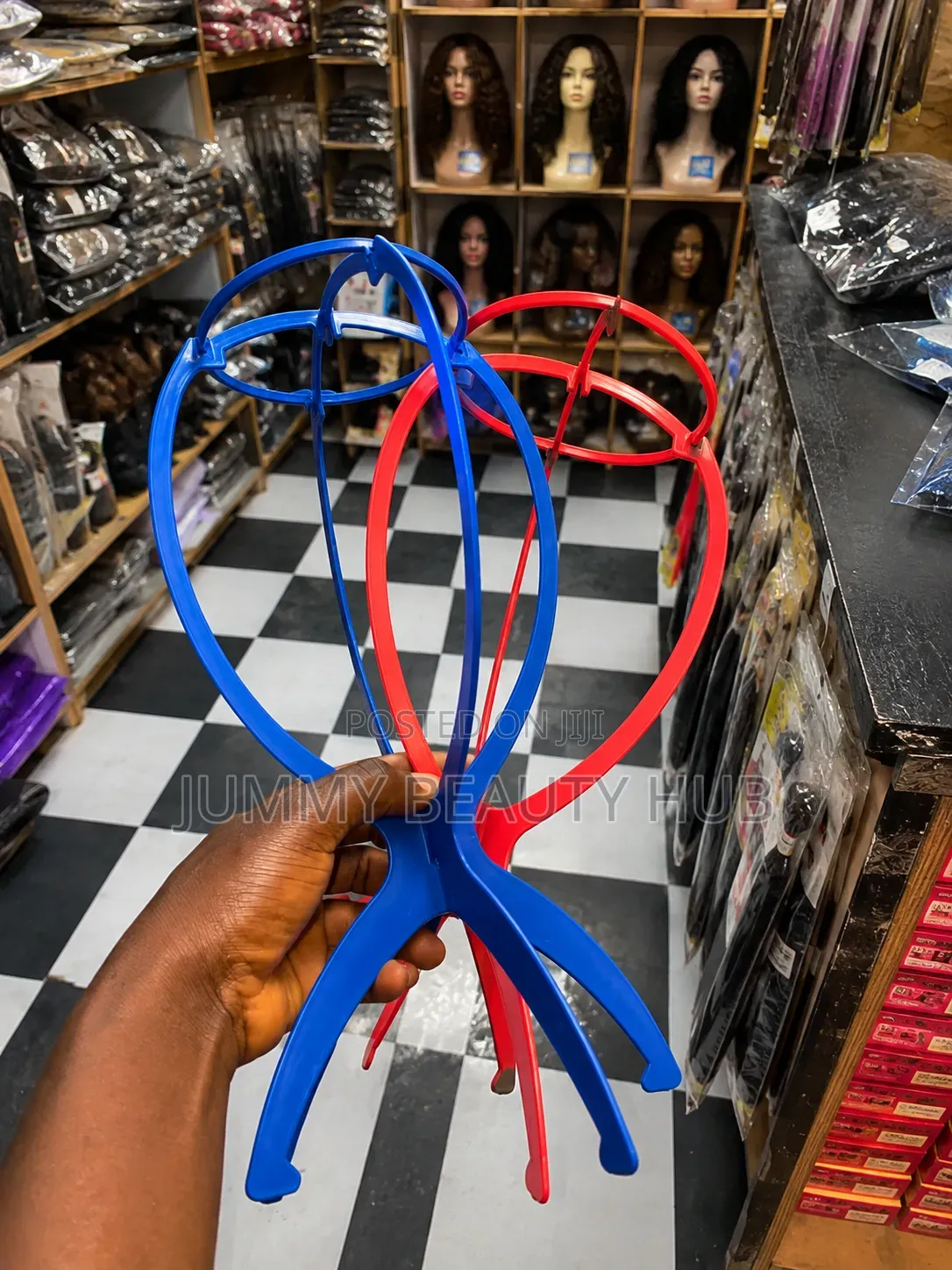 Plastic Wig Standing Is Available