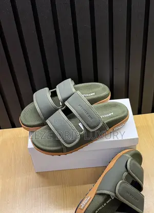 High Quality Article Slippers