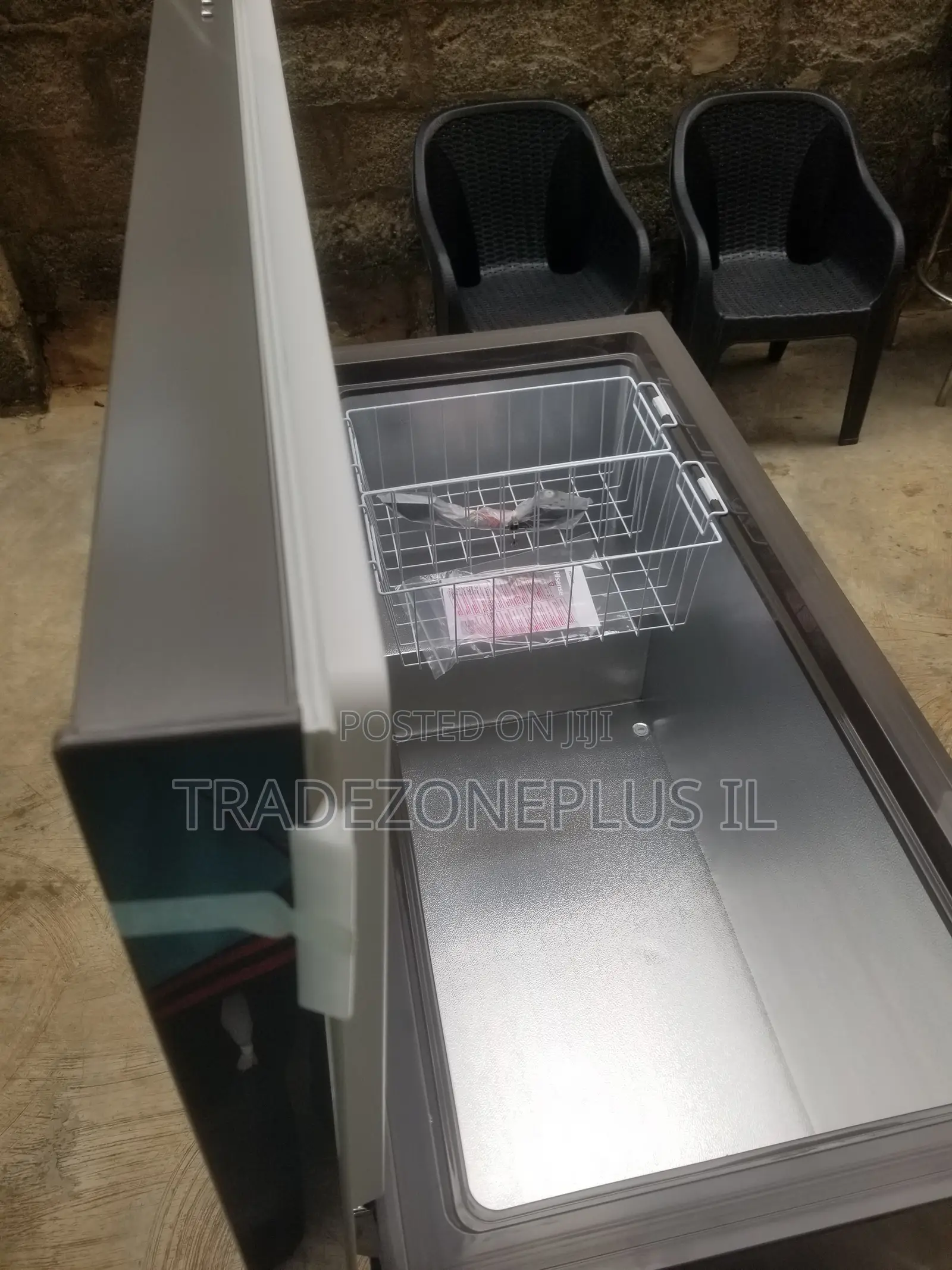 Lockable 420L Hisense Freezer