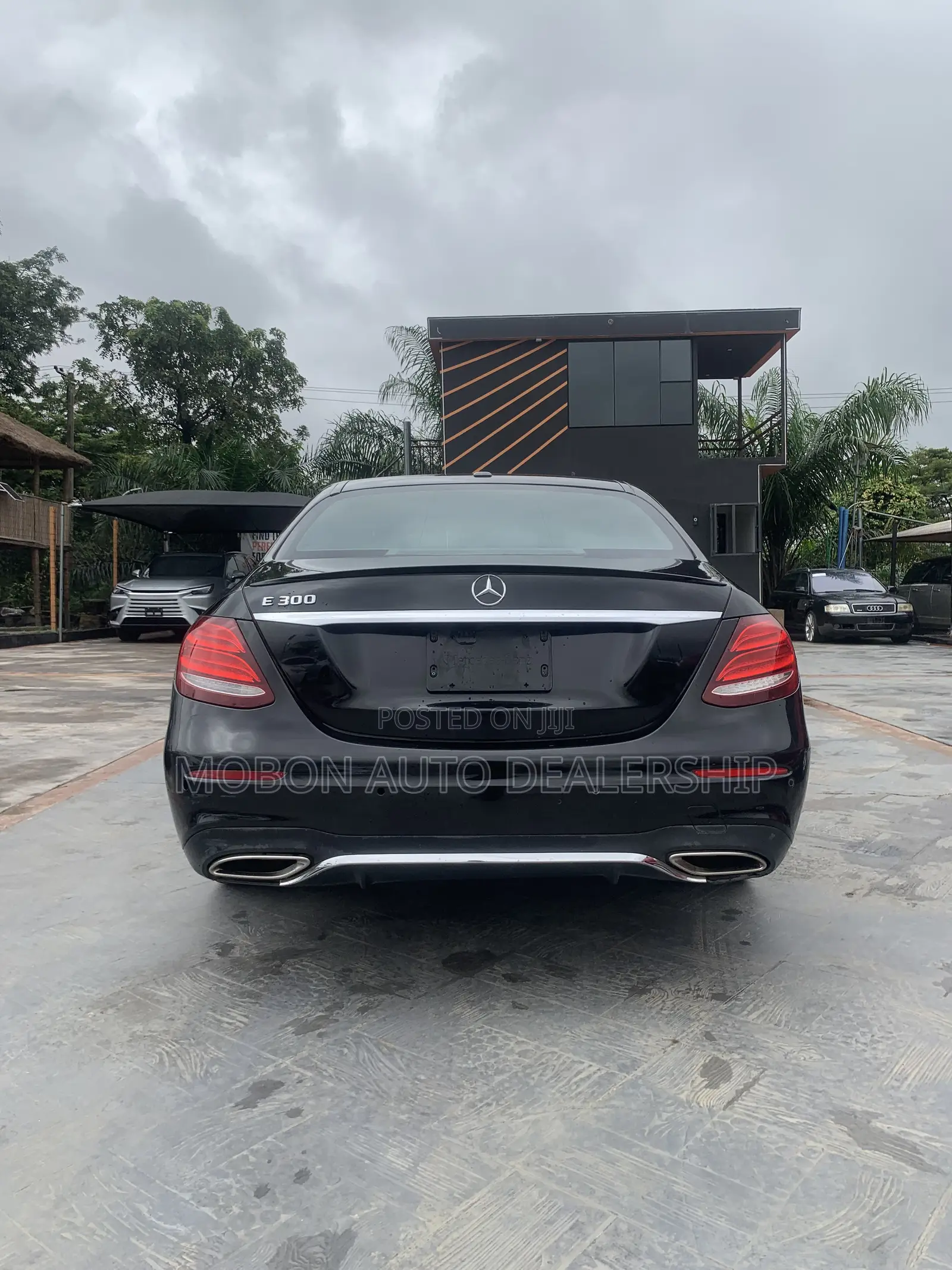 Mercedes-Benz C300 2016 Black